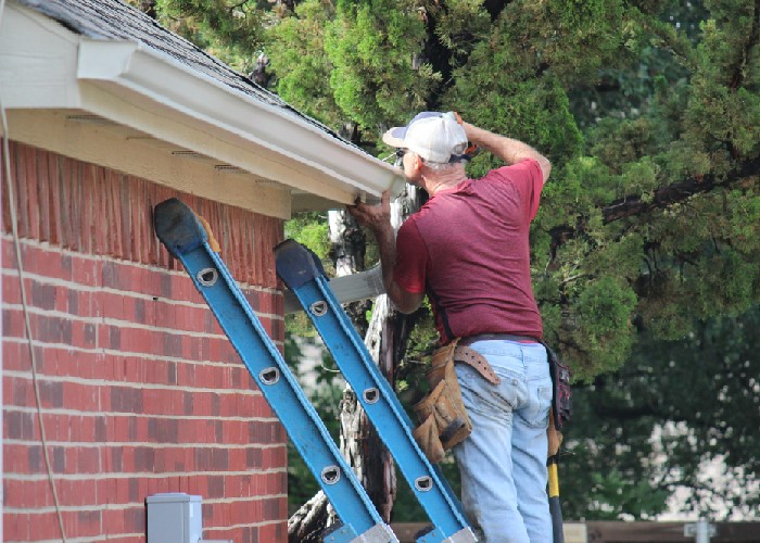 You are currently viewing Factors to Consider for Effective Gutter Repair and Replacement