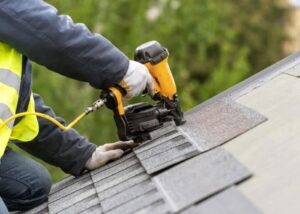 Asphalt shingles roofing repair